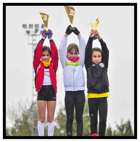 Carmen Muñoz y el equipo cadete masculino suben al pódium en el Cross de Quintanar.